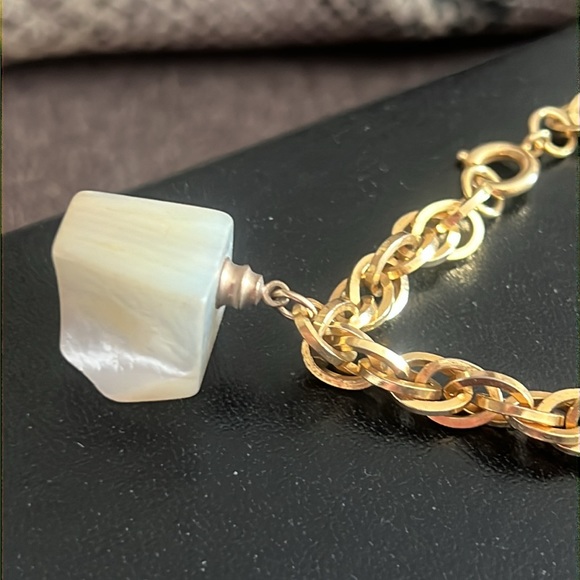 Gold Bracelet with Mother of Pearl Charm - Picture 6 of 8
